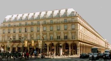 Galerie Broomhead Junker au Louvre des Antiquaires